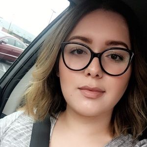 Meet your Posher, Camila